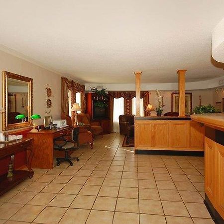 Red Roof Inn فورست سيتي المظهر الداخلي الصورة