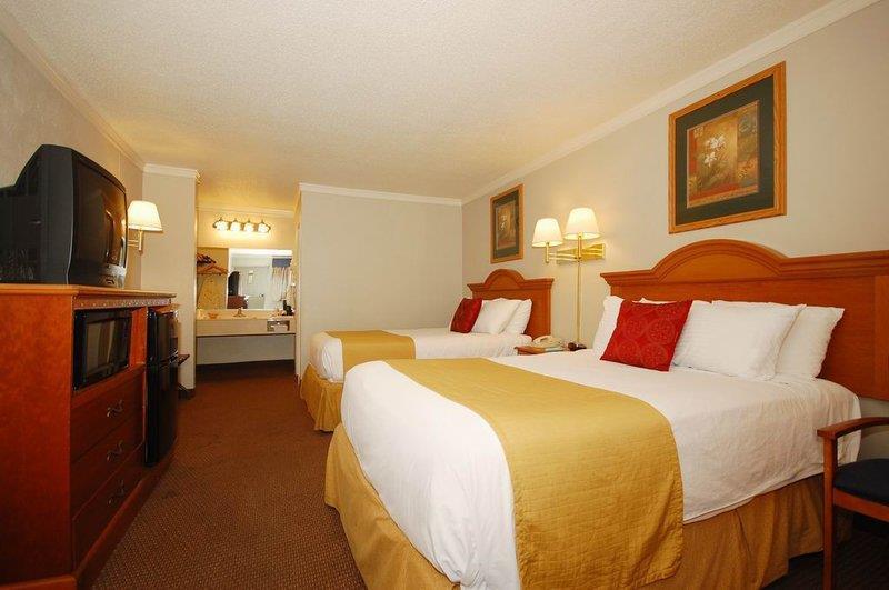 Red Roof Inn فورست سيتي الغرفة الصورة