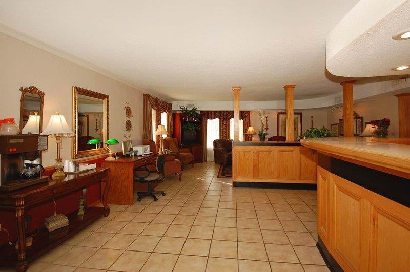 Red Roof Inn فورست سيتي المظهر الداخلي الصورة